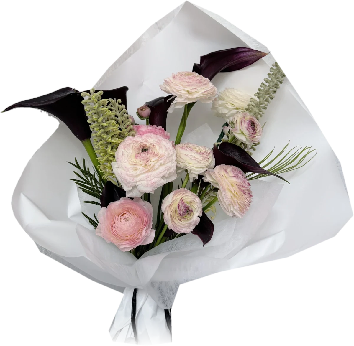 Ramo de ranúnculos rosa y blanco con calla lilies vino